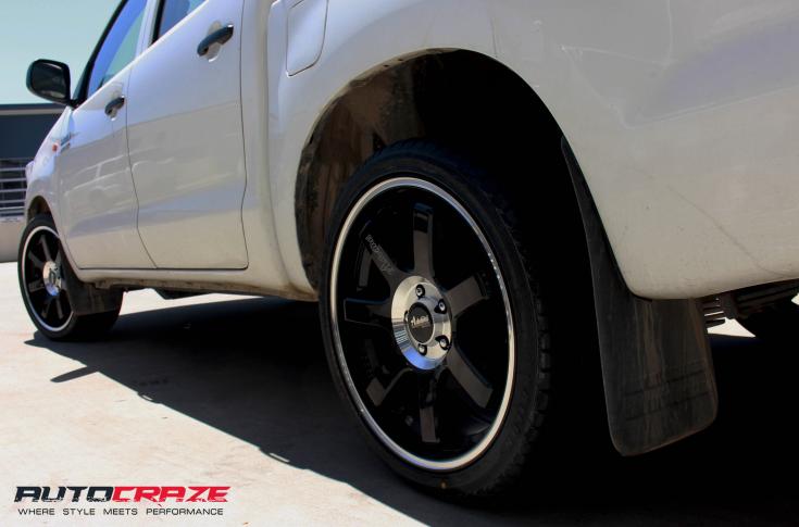 TOYOTA HILUX N70 4WD KRUZE GLOSS BLACK POLISH LIP